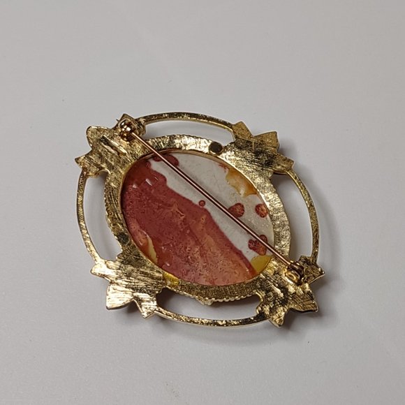 Vintage Oval Shaped Metal And Stone Brooch With Leaves - Picture 10 of 16